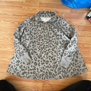 NWOT old navy maternity sweatshirt